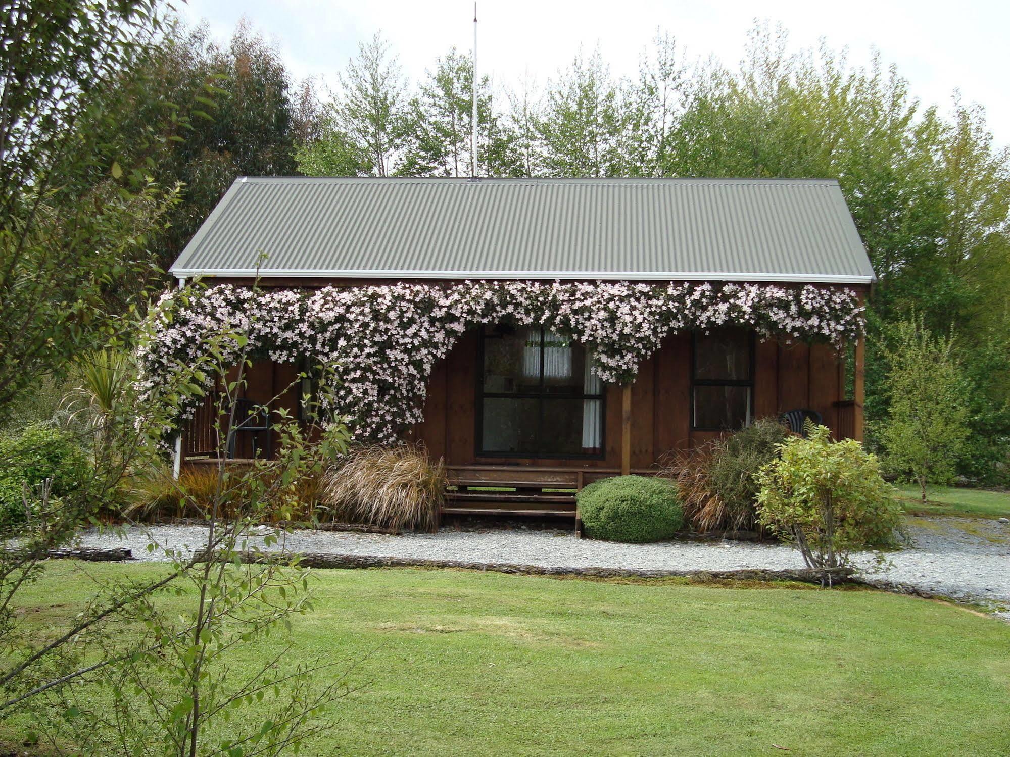 Lake Brunner Country Motel & Holiday Park Moana Экстерьер фото