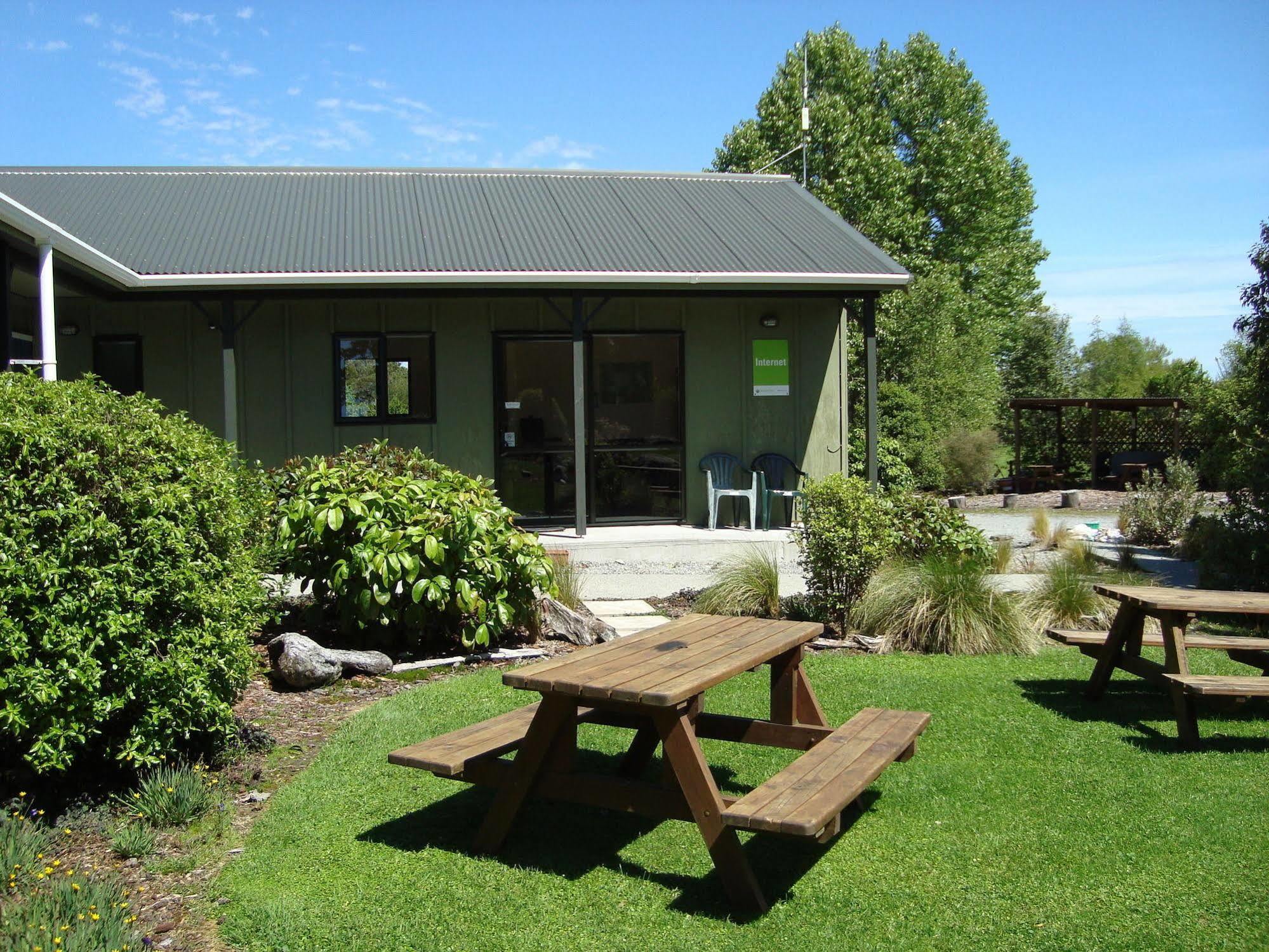 Lake Brunner Country Motel & Holiday Park Moana Экстерьер фото