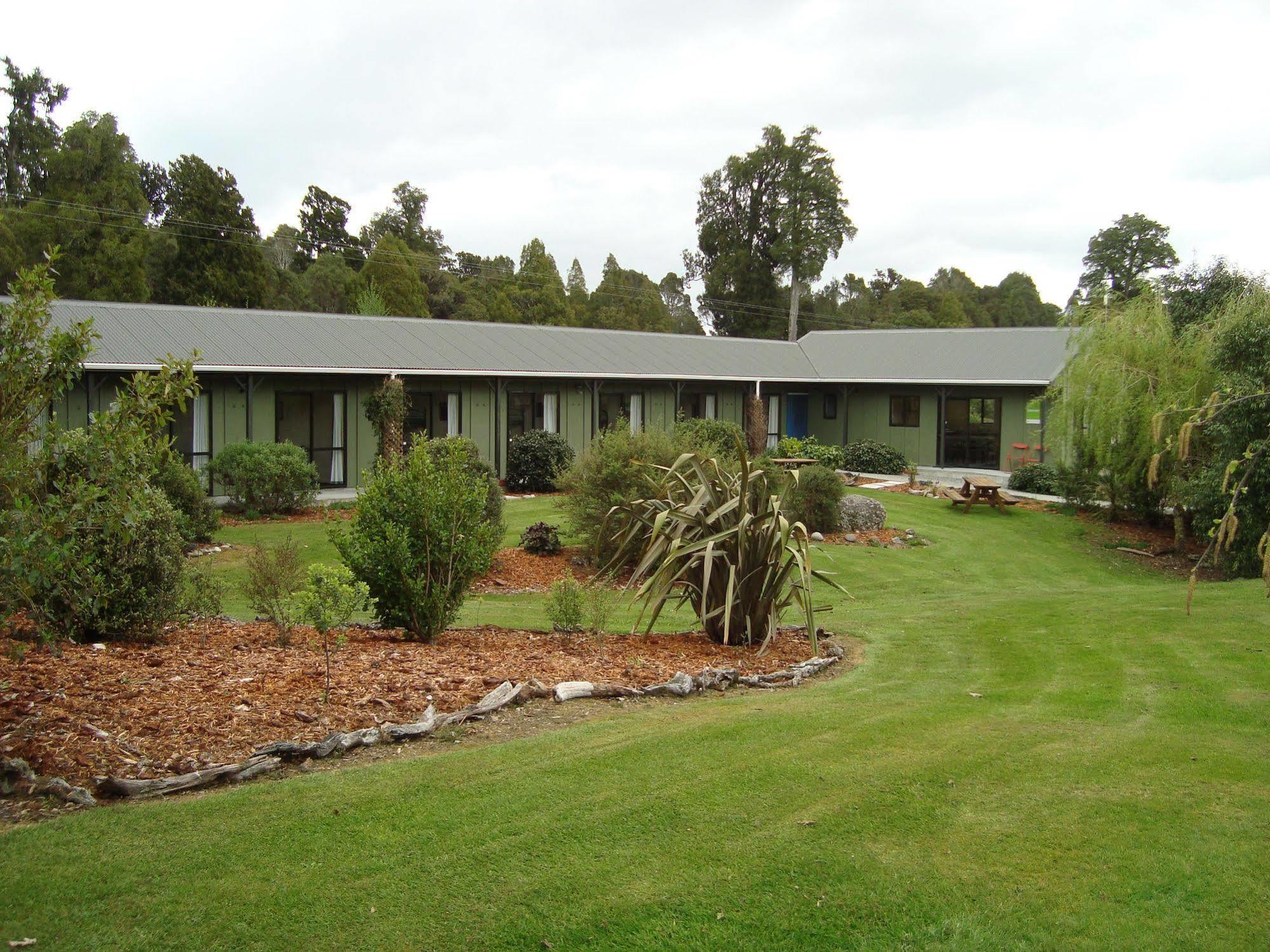 Lake Brunner Country Motel & Holiday Park Moana Экстерьер фото