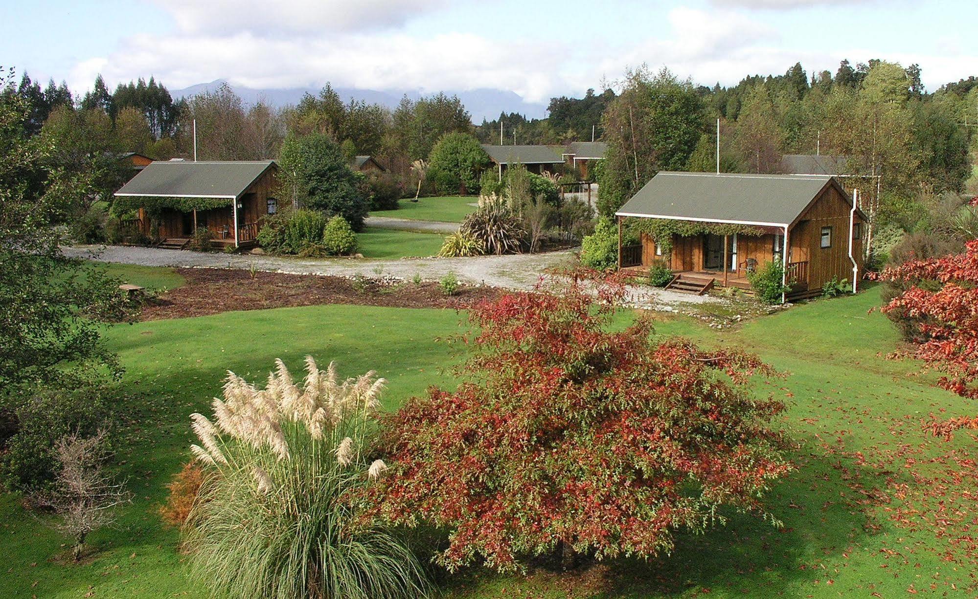 Lake Brunner Country Motel & Holiday Park Moana Экстерьер фото