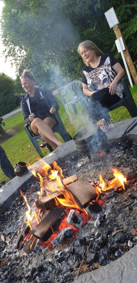 Lake Brunner Country Motel & Holiday Park Moana Экстерьер фото